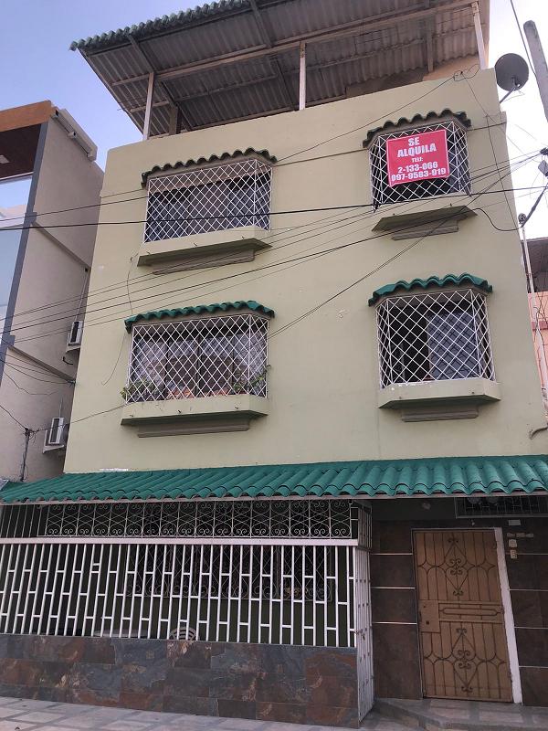 3 dormitorios, lavandería, 3 baños, sala, comedor. $380. 097-9583919, 0999-432683.